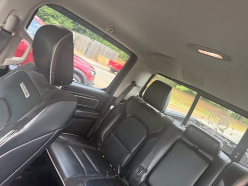 Used 2022 RAM 1500 Laramie AWD/4WD image 33