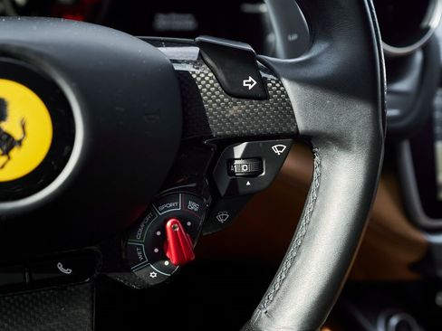 Used 2018 Ferrari GTC4Lusso image 53