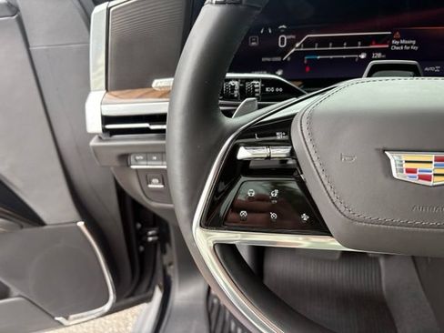 Certified 2025 Cadillac Escalade ESV Sport Platinum AWD/4WD image 35