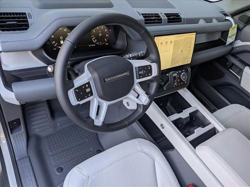 New 2026 Land Rover Defender 110 X-Dynamic SE AWD/4WD image 3