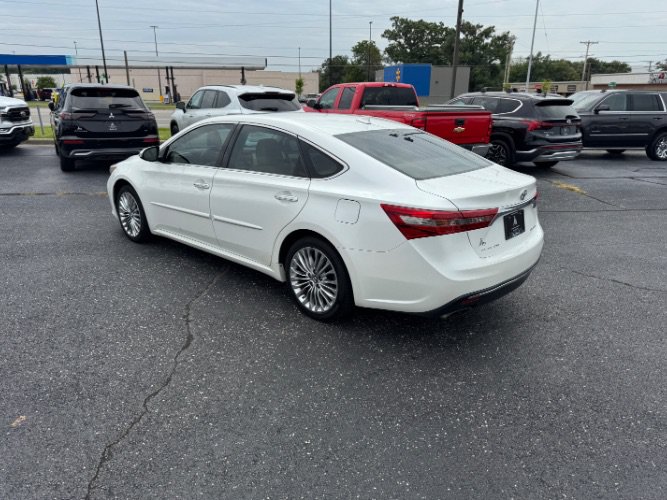 Used 2018 Toyota Avalon Limited w/ Protection Package FWD image 3