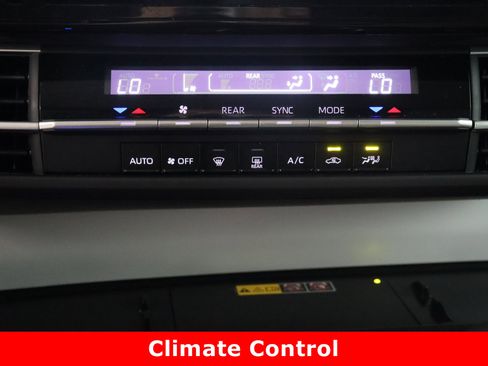 Certified 2025 Toyota Sienna LE image 20