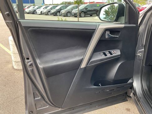 Used 2014 Toyota RAV4 XLE AWD/4WD image 23
