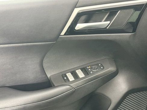 Used 2023 Mitsubishi Outlander SE image 25