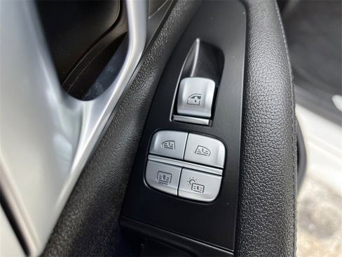 Used 2022 BMW X7 xDrive40i w/ Premium Package image 22