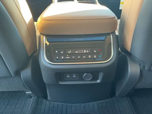 New 2026 INFINITI QX80 Luxe w/ Cargo Package AWD/4WD image 31