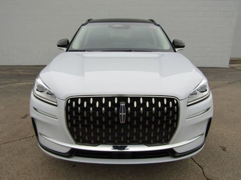 Used 2025 Lincoln Corsair Grand Touring w/ Equipment Group 301A AWD/4WD image 3
