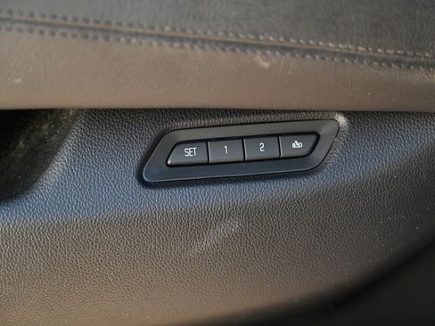 Used 2017 Cadillac Escalade ESV Luxury image 23