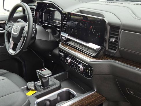 Used 2025 GMC Sierra 1500 Elevation w/ Elevation Premium Package image 12