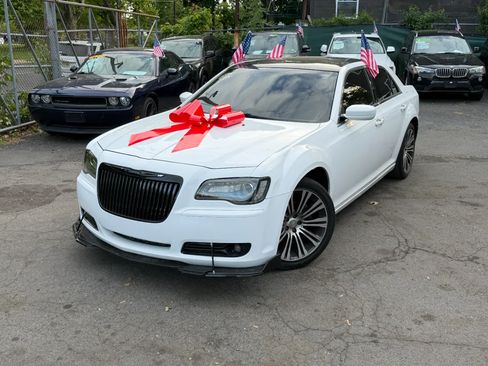 Used 2012 Chrysler 300 S RWD image 5