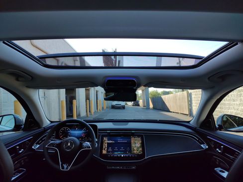 Used 2025 Mercedes-Benz E 350 Sedan image 8