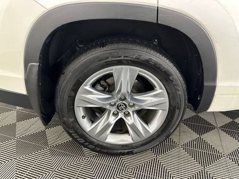 Used 2017 Toyota Highlander Limited w/ Carpet Mat Package AWD/4WD image 36