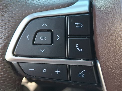 Used 2024 Toyota Sienna Platinum AWD/4WD image 25