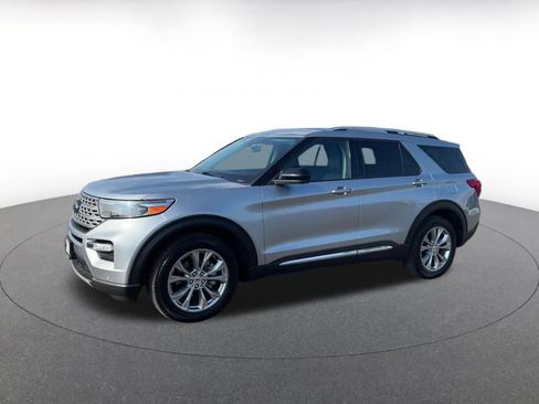 Used 2023 Ford Explorer Limited image 8