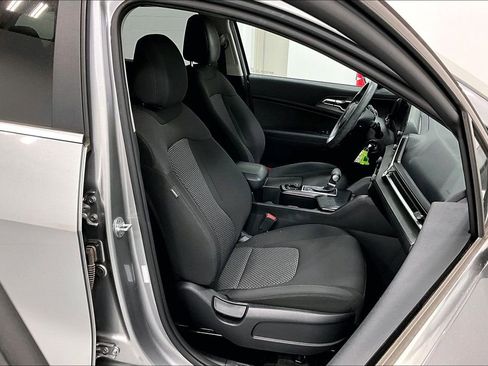 Used 2023 Kia Sportage LX image 10