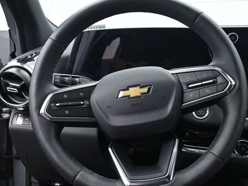 Used 2026 Chevrolet Equinox LT AWD/4WD image 27
