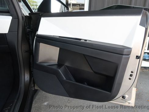 Used 2024 Tesla Cybertruck AWD Crew Cab image 26