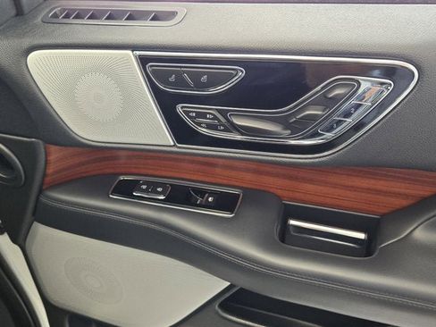 Used 2024 Lincoln Navigator L Reserve w/ Equipment Group 201A image 4