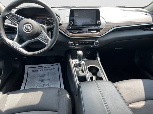 Used 2024 Nissan Altima 2.5 SV FWD image 10