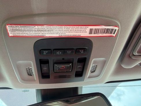 Used 2020 Toyota Camry XSE FWD image 19
