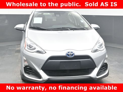 Used 2017 Toyota Prius C Two image 2