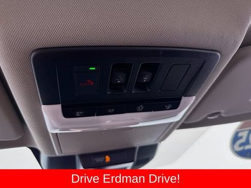 Used 2025 Nissan Rogue Platinum w/ Platinum Premium Package FWD image 18