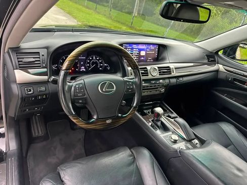 Used 2016 Lexus LS 460 AWD w/ Comfort Package image 10