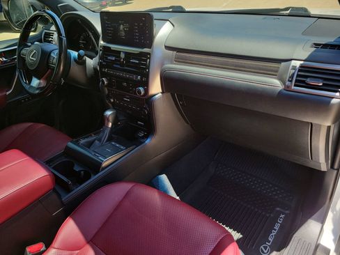 Used 2023 Lexus GX 460 Luxury w/ Accessory Package AWD/4WD image 29