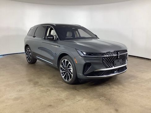 Used 2024 Lincoln Nautilus Black Label AWD/4WD image 3