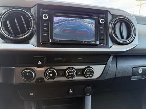 Used 2016 Toyota Tacoma SR5 image 19