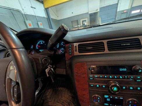 Used 2009 Chevrolet Tahoe LTZ AWD/4WD image 35