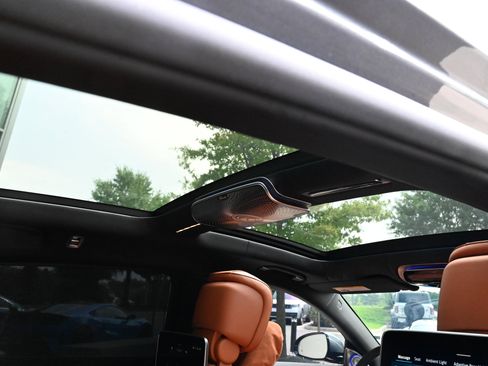Used 2023 Mercedes-Benz Maybach S 680 4MATIC w/ Manufaktur Leather Package image 59