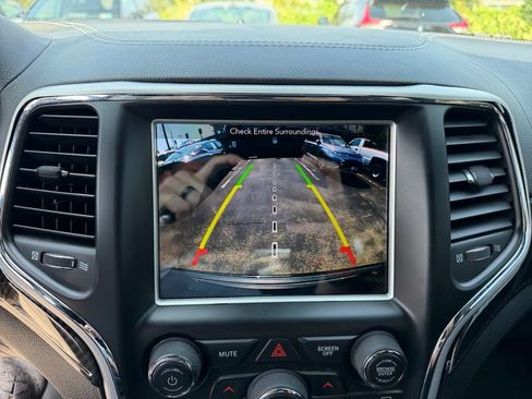 Used 2018 Jeep Grand Cherokee SRT AWD/4WD image 18