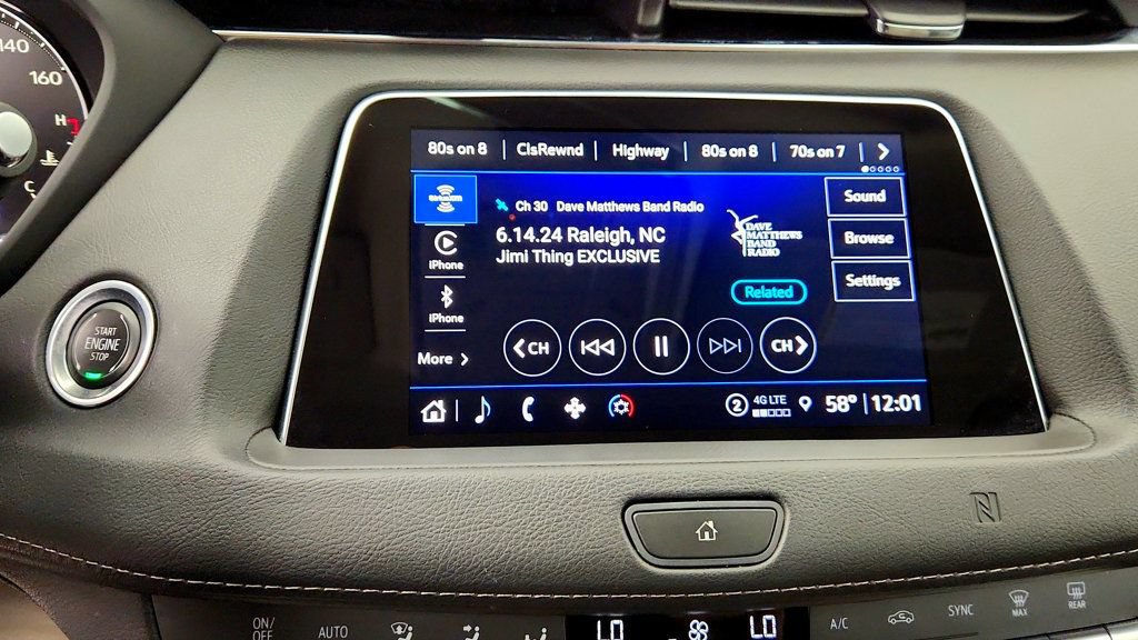 Used 2021 Cadillac XT4 Luxury w/ Cold Weather Package AWD/4WD image 19