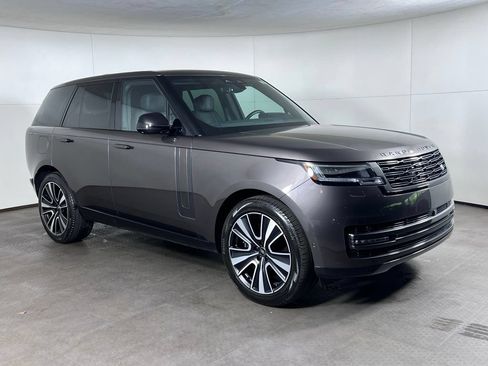 Used 2024 Land Rover Range Rover SE AWD/4WD image 1