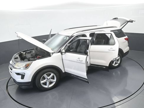 Used 2018 Ford Explorer XLT w/ Equipment Group 202A FWD image 67
