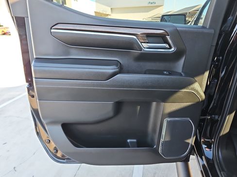 Used 2024 Chevrolet Silverado 1500 LT Trail Boss w/ Convenience Package II image 16