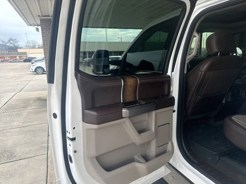 Used 2018 Ford F450 Limited image 18