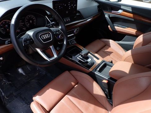 Used 2022 Audi Q5 e Prestige AWD/4WD image 13