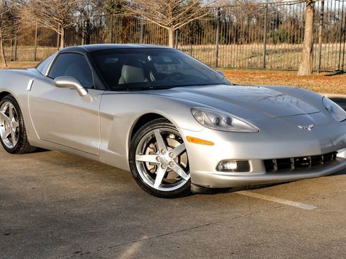 Used 2006 Chevrolet Corvette Coupe w/ Preferred Equipment Group image 10