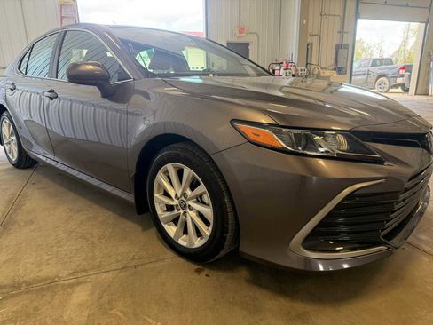Used 2024 Toyota Camry LE AWD/4WD image 10