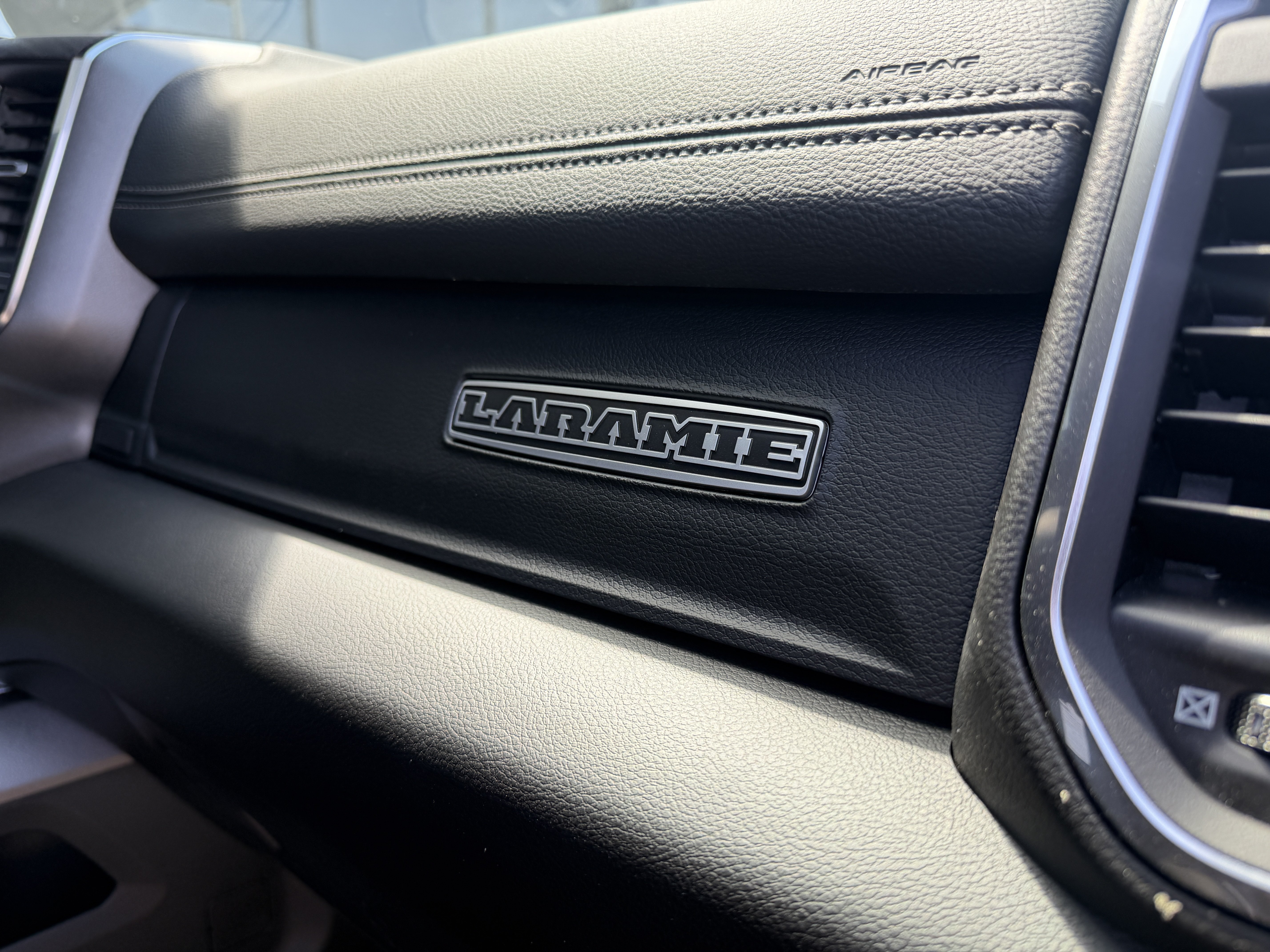 New 2026 RAM 3500 Laramie AWD/4WD image 24