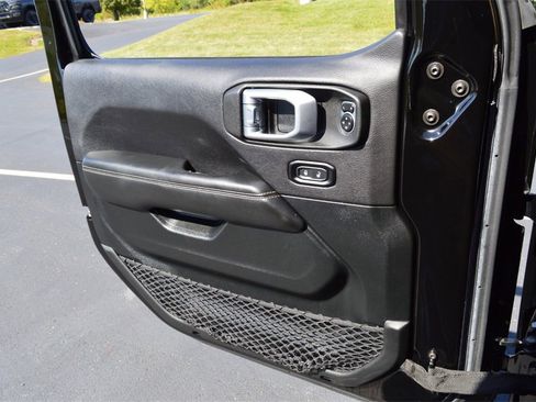 Certified 2020 Jeep Gladiator Rubicon w/ LED Lighting Group image 29