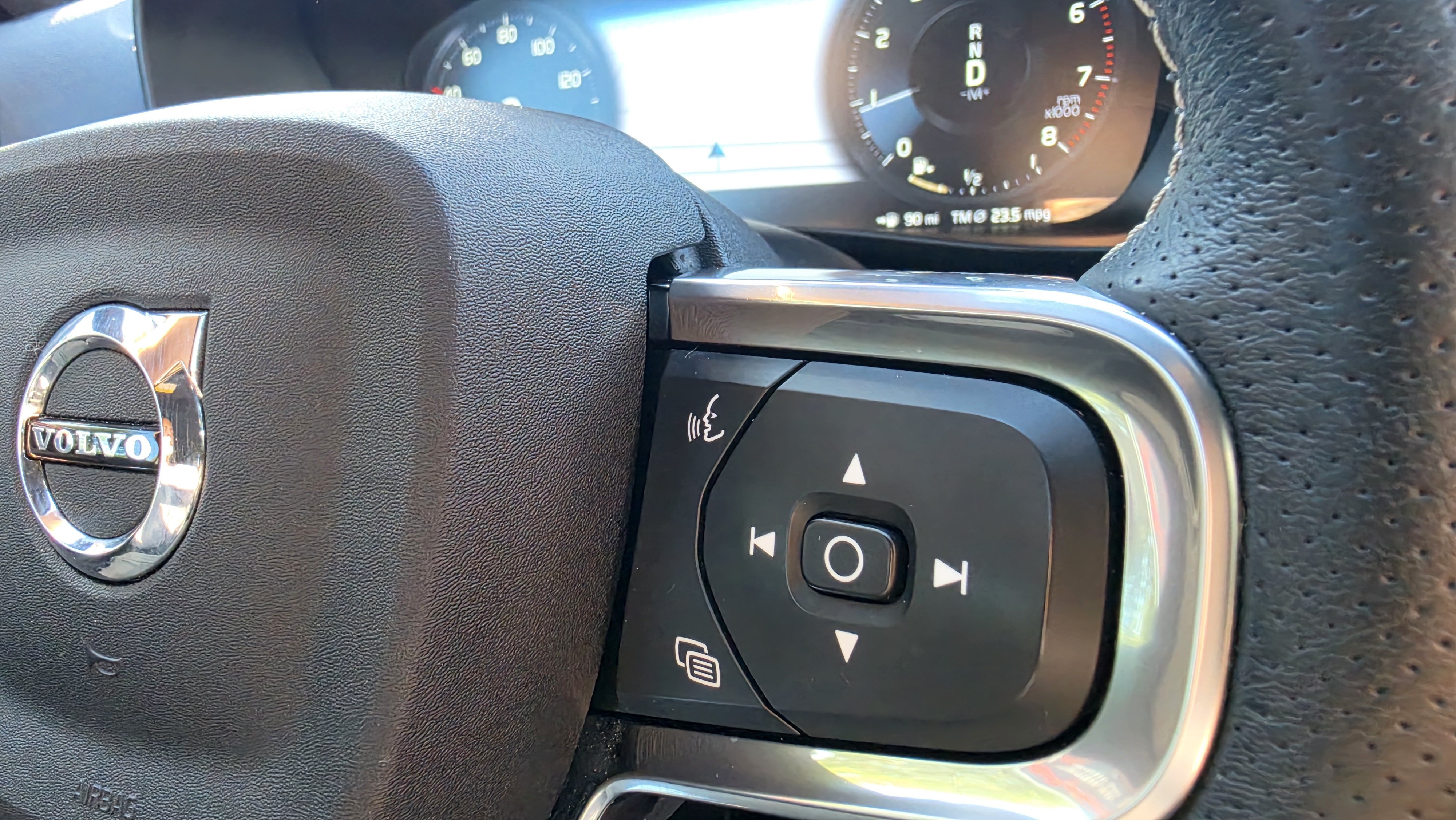 Used 2021 Volvo XC40 T5 R-Design w/ Advanced Package AWD/4WD image 42