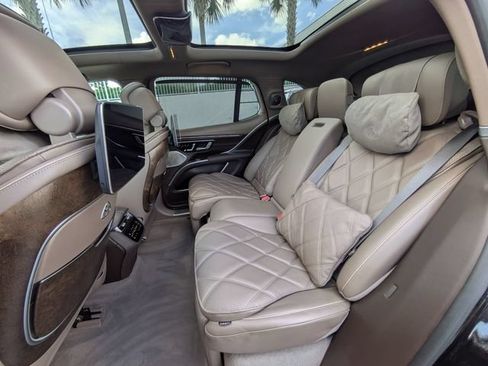 Used 2024 Mercedes-Benz Maybach EQS 680 4MATIC image 13