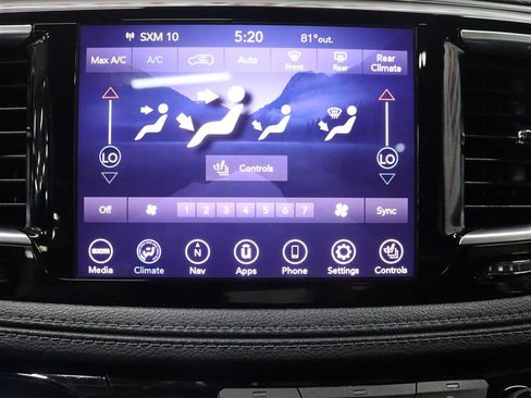 Used 2020 Chrysler Pacifica Limited FWD image 39