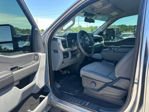 Used 2024 Ford F250 XL w/ STX Appearance Package AWD/4WD image 5