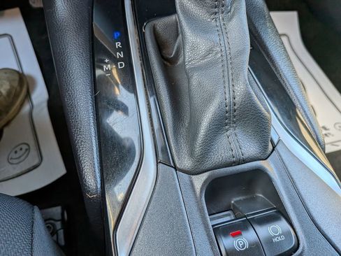 Certified 2022 Toyota Corolla Cross LE image 16