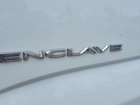 Used 2020 Buick Enclave Essence w/ Sound and Sites Package image 18