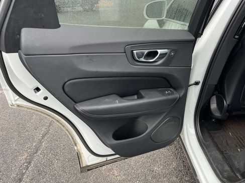 Used 2023 Volvo XC60 B5 Plus w/ Protection Package Premier image 18